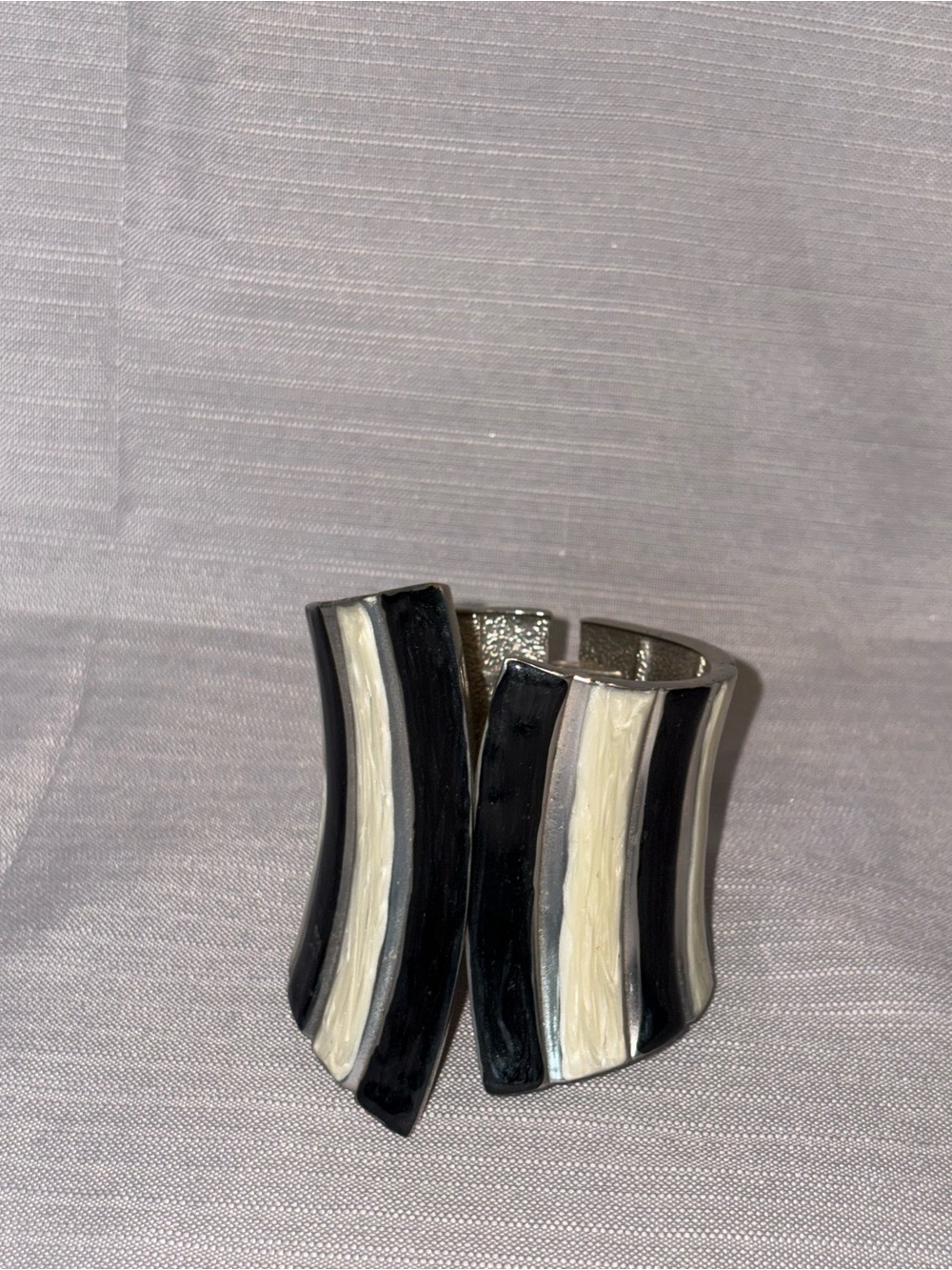 Women’s Black and Cream Enamel Wave Cuff Bracelet A27